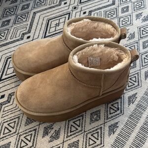 Uggs Women Classic Ultra Mini Platform Boot